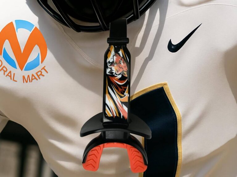 Football Mouth Guard with Strap Tiger Bite Football Mouth Guard with Strap Tiger Bite